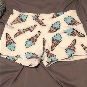 GWPL mint ice cream shorts M, contour cut.